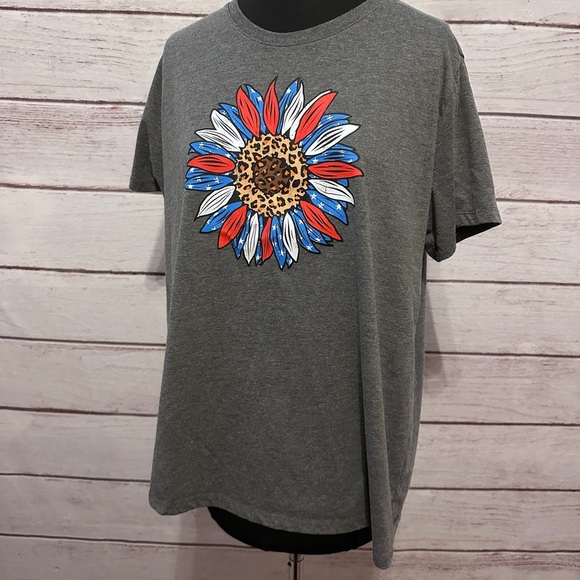 Graphic Sunflower T-Shirt - Picture 1 of 3